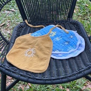 Quincy Mae bib